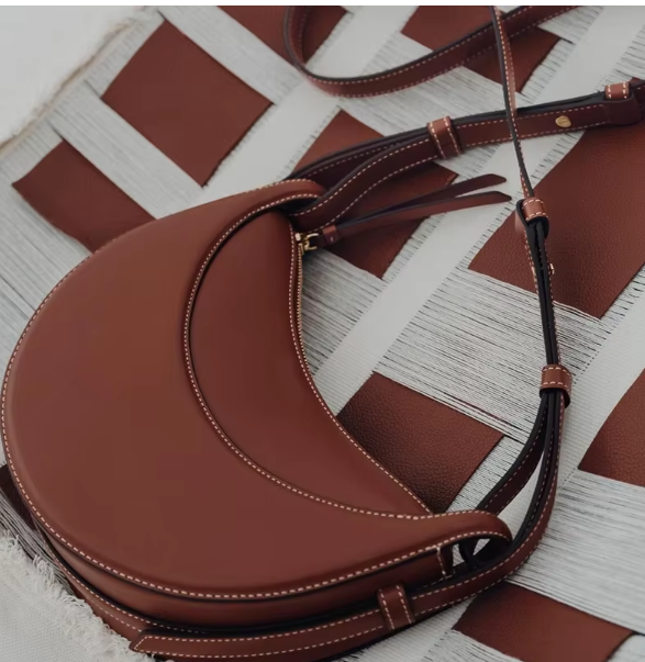Sac à bandoulière demi-lune